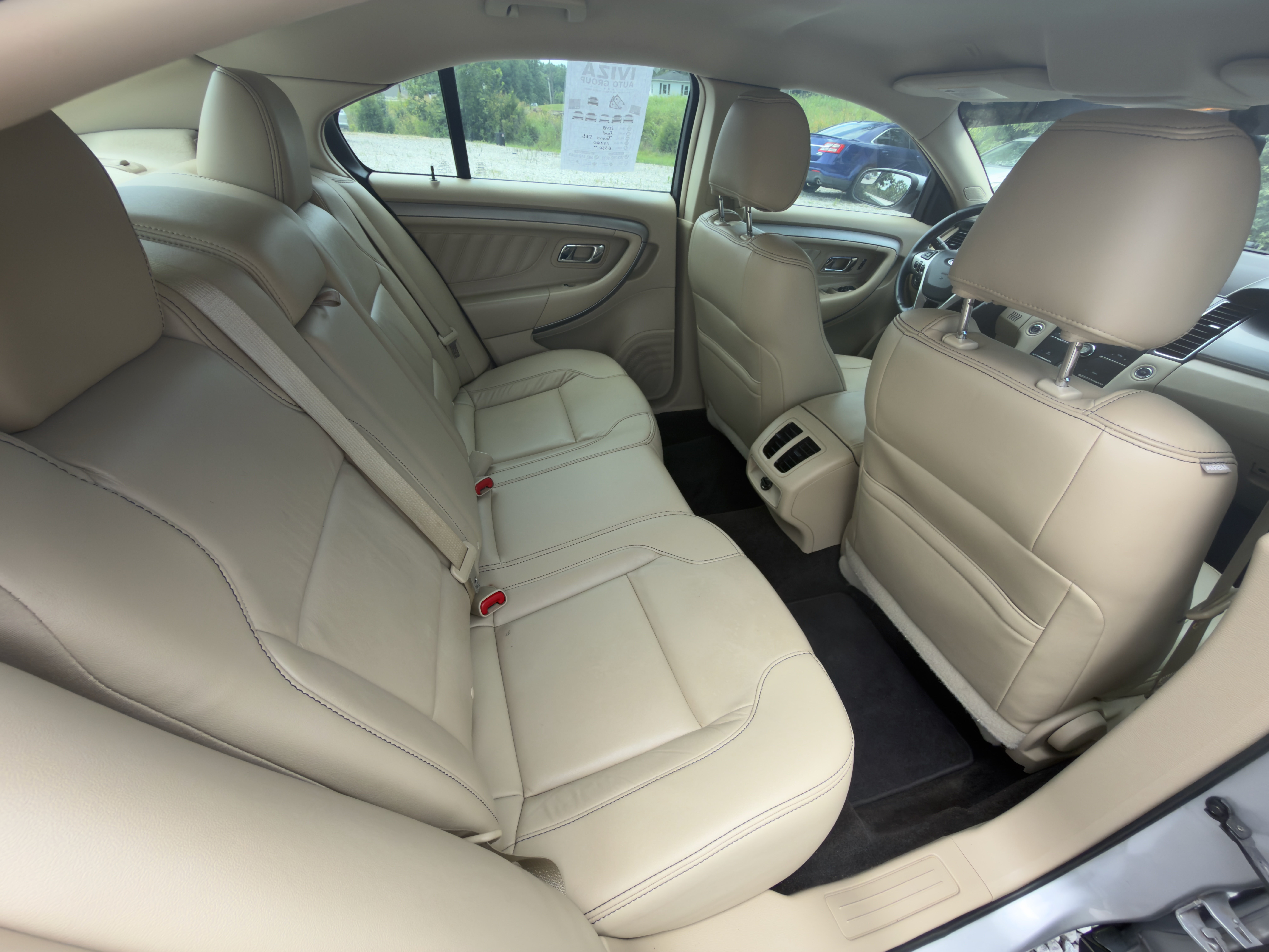 2018 Ford Taurus interior