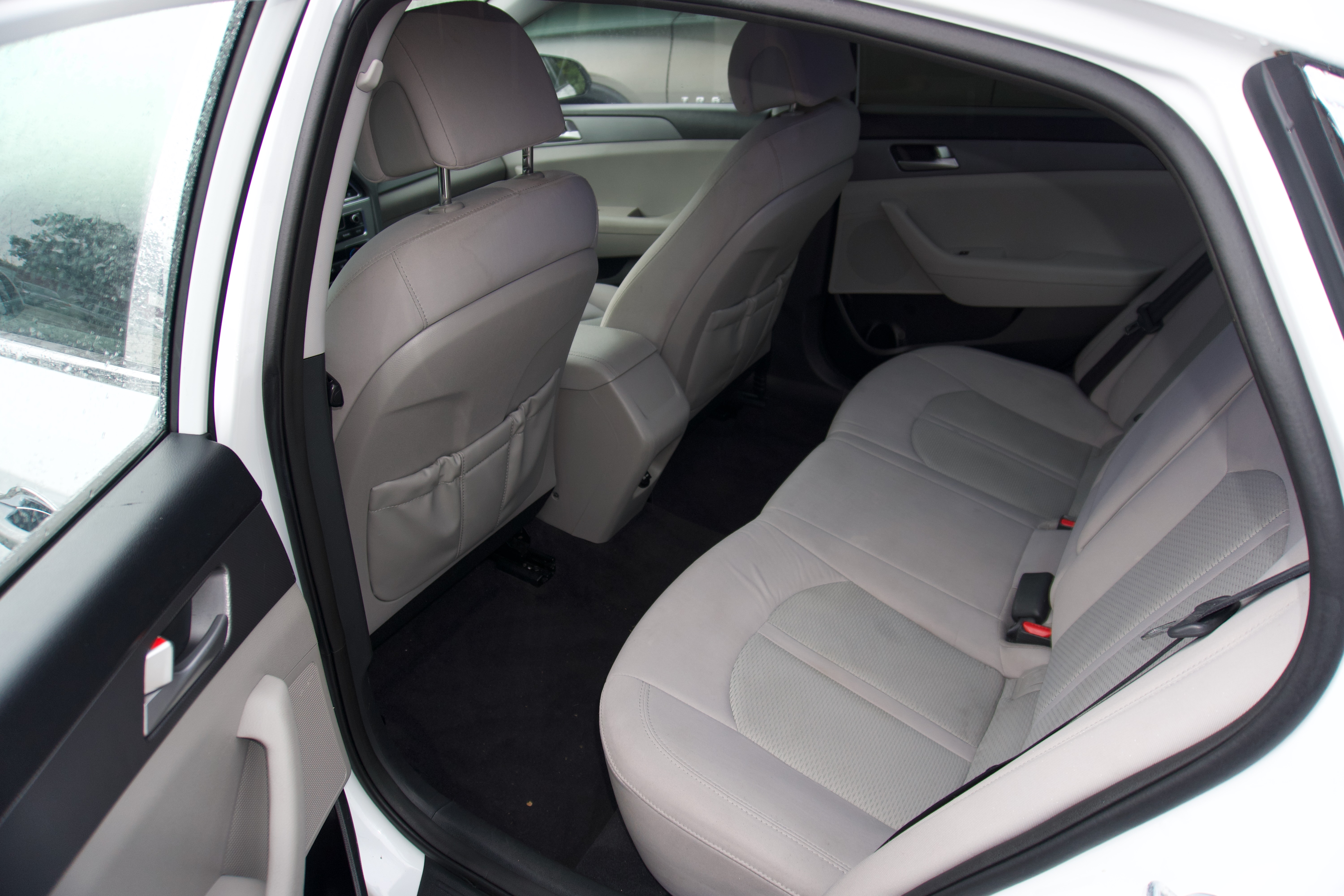 White 2016 Hyundai Sonata SE front view