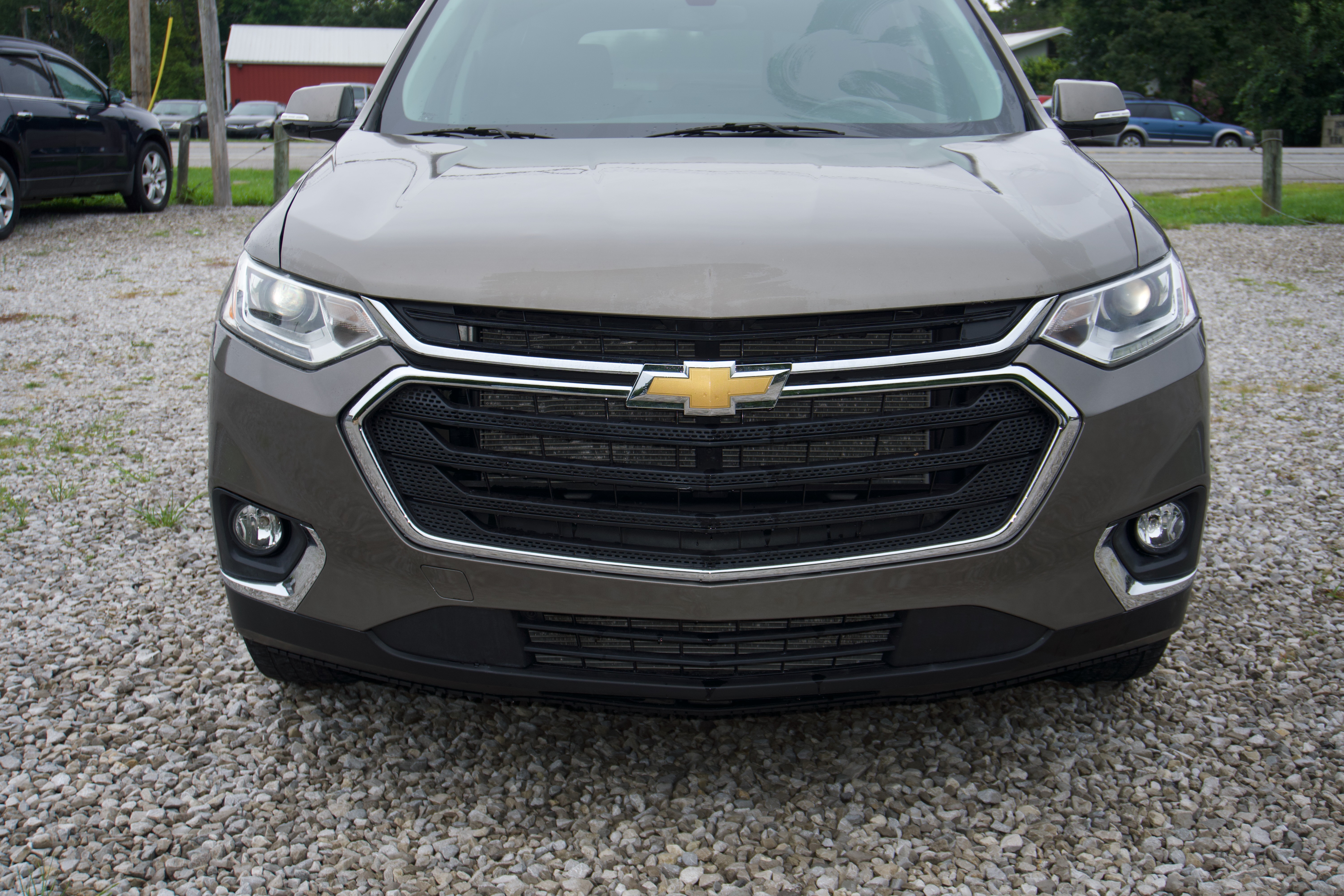 2020 Chevrolet Traverse LT Photo 2