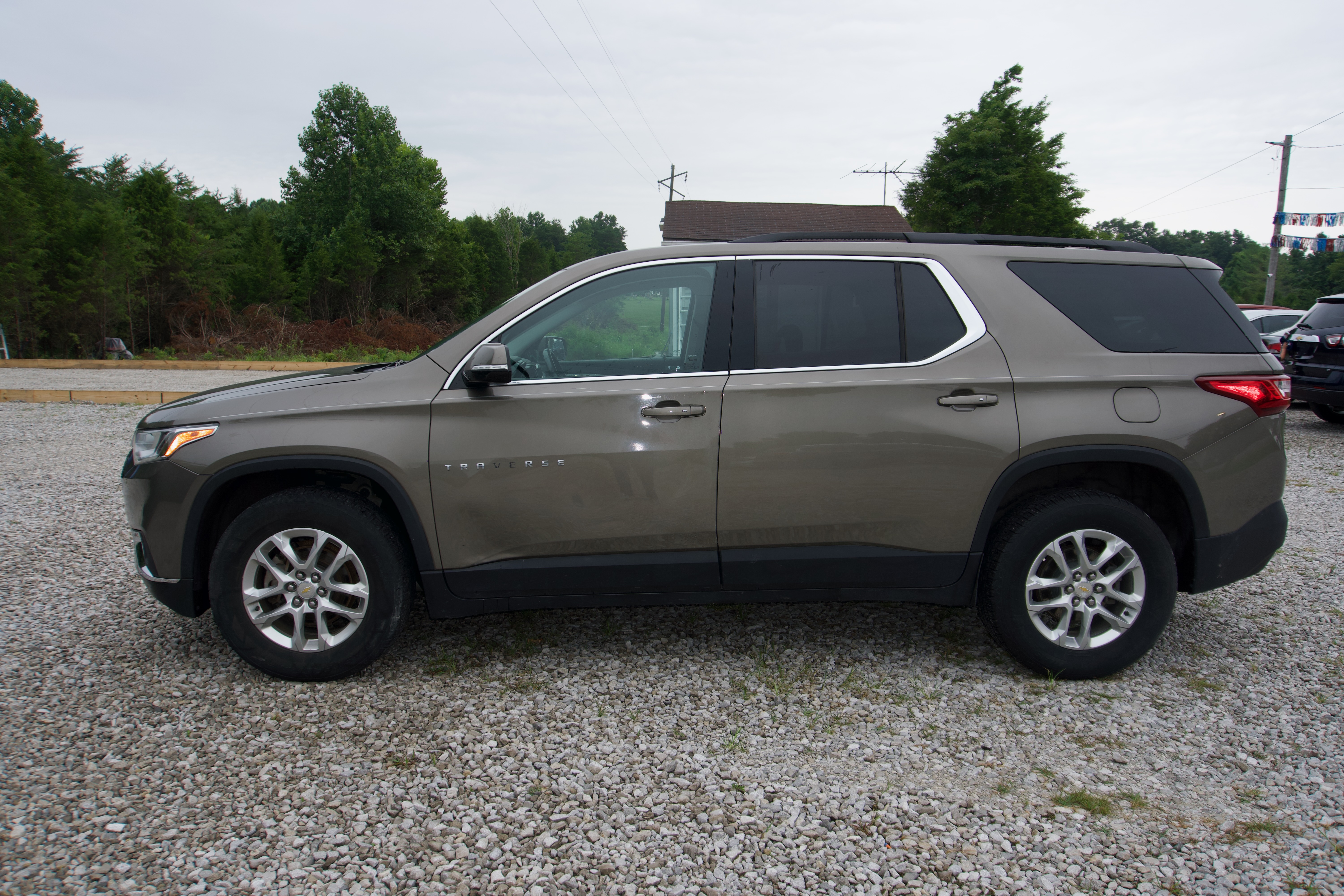2020 Chevrolet Traverse LT Photo 4